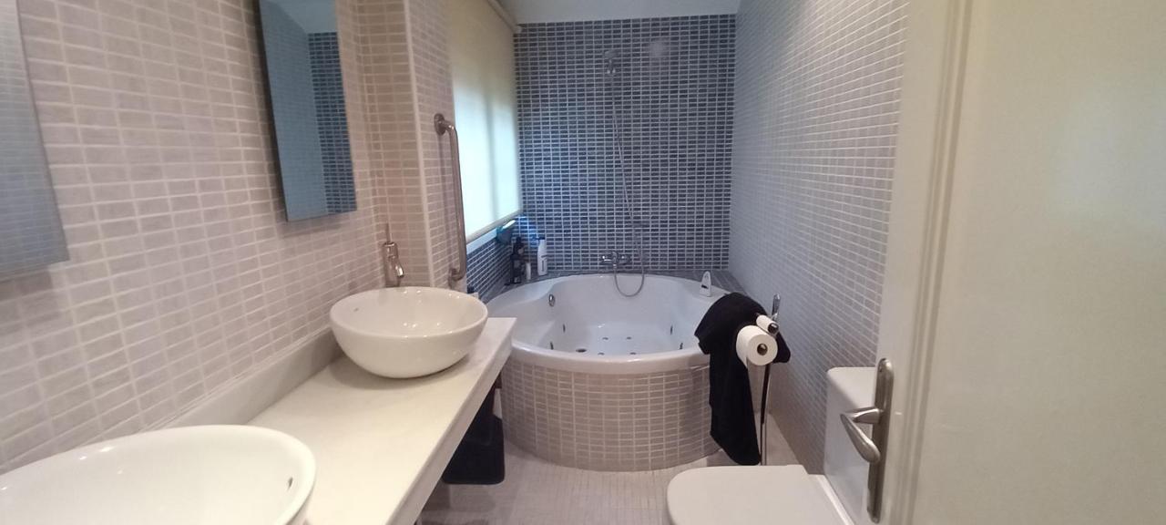 Chalet Con Piscina, Sauna Y Jacuzzi Cerca Del Mar A Media Hora De Bilbao Y Santander El Puente  Exteriér fotografie
